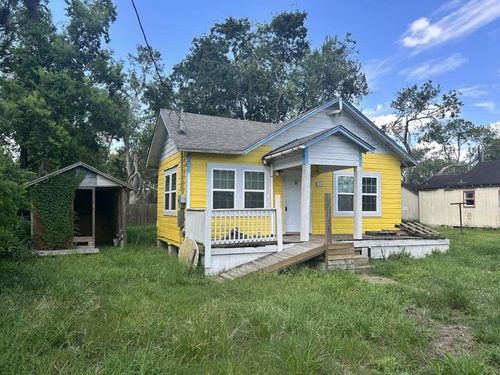 634 E Bernard St, West Columbia, TX, 77486-3332 | Card Image