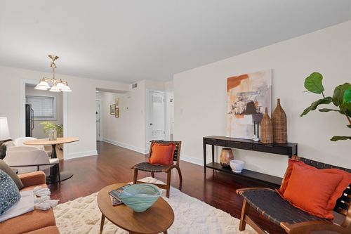 204-3815 Guadalupe St, Austin, TX, 78751-4917 | Card Image