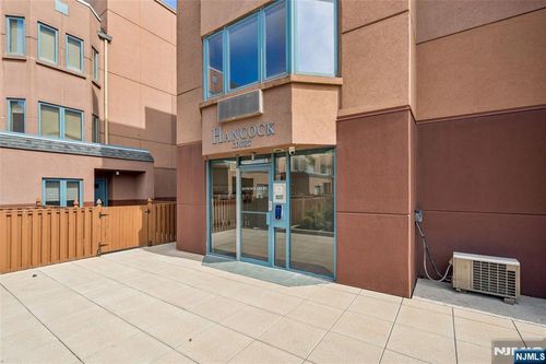 403 Hancock Ct, Edgewater, NJ, 07020-1627 | Card Image