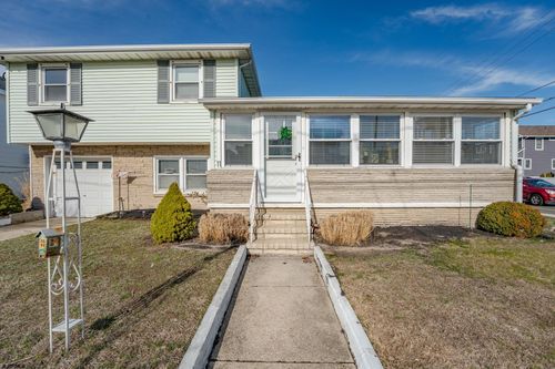 11 E 7th St, Ocean City, NJ, 08226-3809 | Card Image