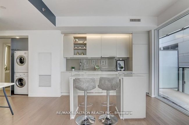 603 - 101 Peter St, Condo with 2 bedrooms, 1 bathrooms and null parking in Toronto ON | Image 4