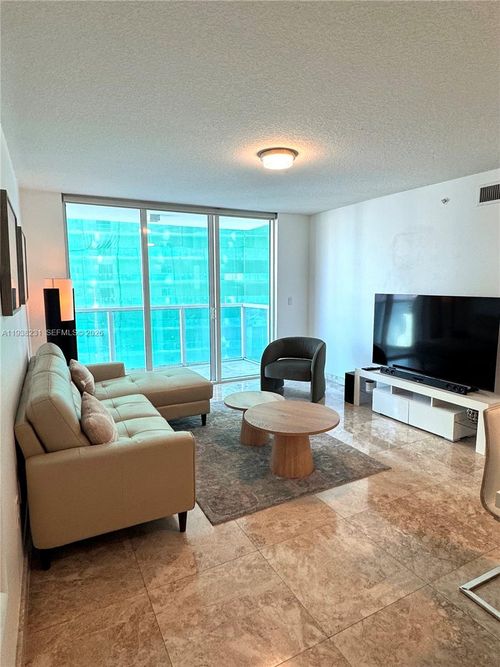 apt-2710-31 Se 5th St, Miami, FL, 33131-2519 | Card Image