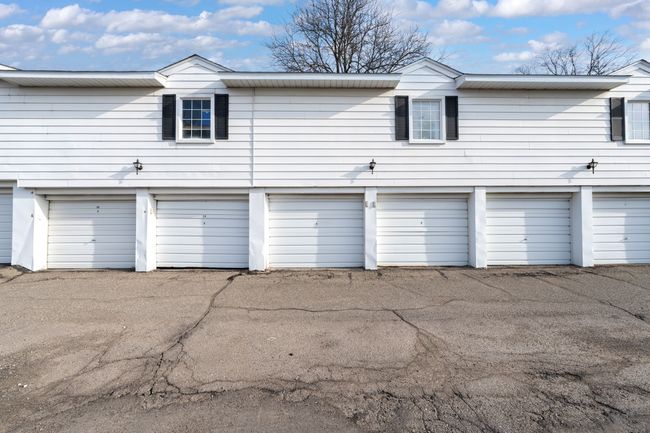 6655 Andersonville Rd, Condo with 2 bedrooms, 3 bathrooms and null parking in Clarkston MI | Image 40
