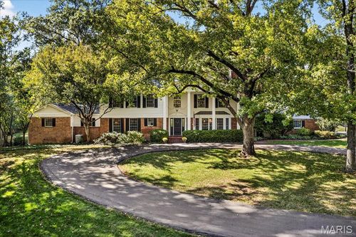 149 N Spoede Rd, Creve Coeur, MO, 63141-7709 | Card Image