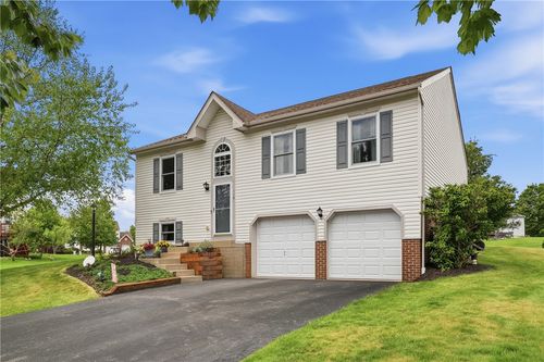 117 Carlye Dr, Cranberry Twp, PA, 16066-3223 | Card Image