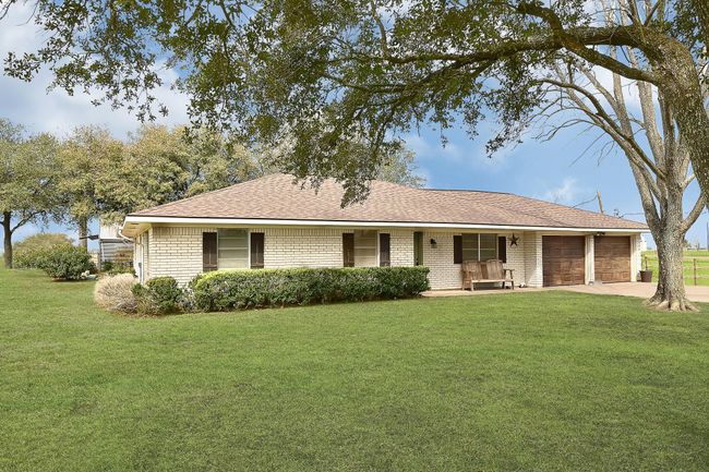 6720 Kacal Rd, House other with 4 bedrooms, 2 bathrooms and 2 parking in Beasley TX | Image 4