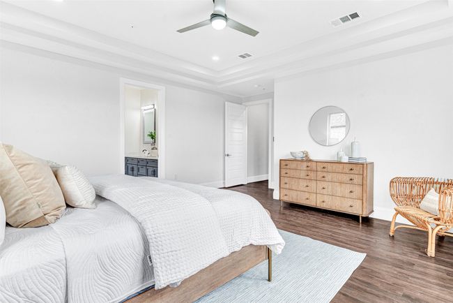 Primary Bedroom | Image 17