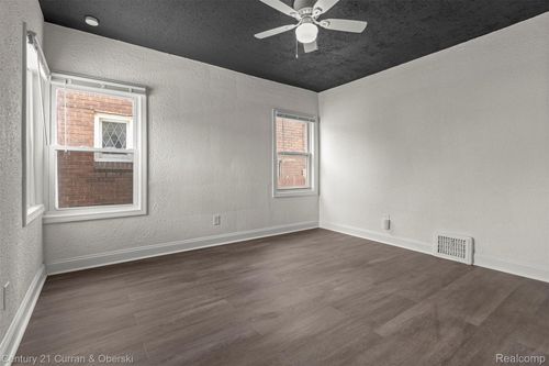 53 W Charlotte St, Ecorse, MI, 48229-1708 | Card Image