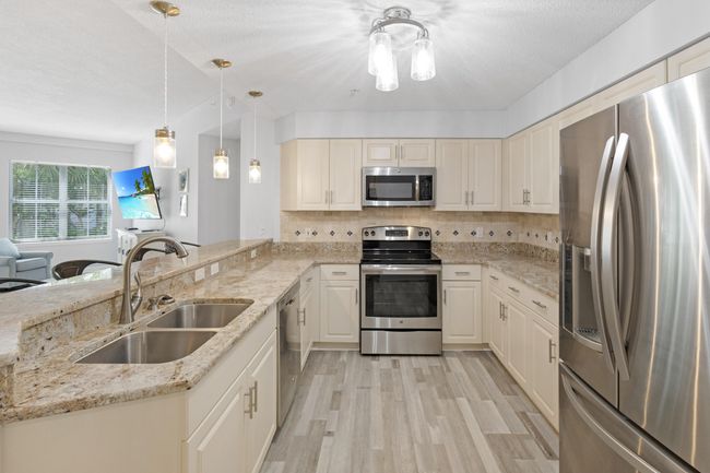 Stainless Steel Appliances | Image 9