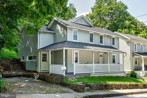 328 E Logan St, BELLEFONTE, PA, 16823-2024 | Card Image