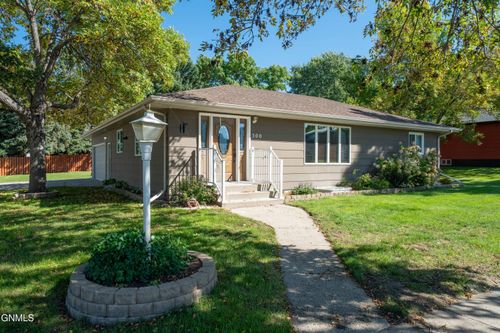 300 Saturn Dr, Bismarck, ND, 58503-0477 | Card Image