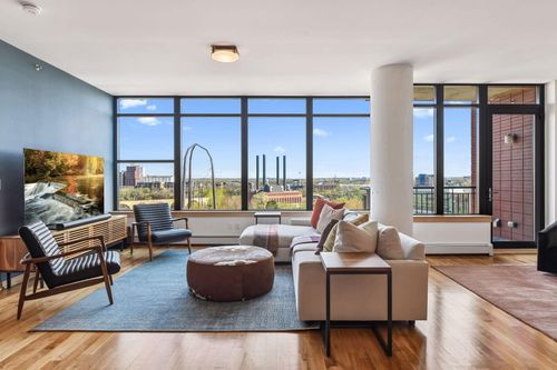 708-215 10th Ave S, Minneapolis, MN, 55415-2103 | Card Image