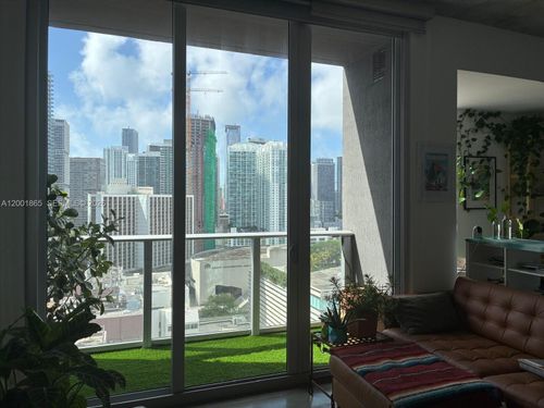 2203-151 Se 1st St, Miami, FL, 33131-1448 | Card Image