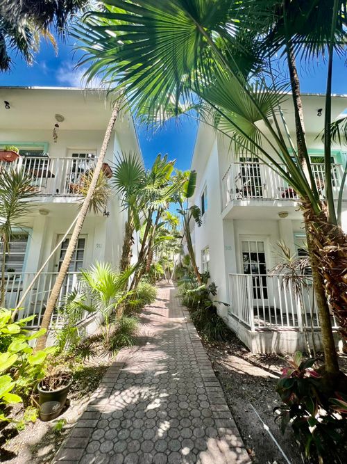 103-901 Meridian Ave, Miami Beach, FL, 33139-8405 | Card Image