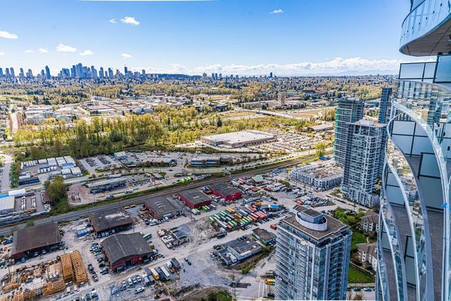 4207 - 4880 Lougheed Highway, Condo with 2 bedrooms, 2 bathrooms and 1 parking in Burnaby BC | Image 34