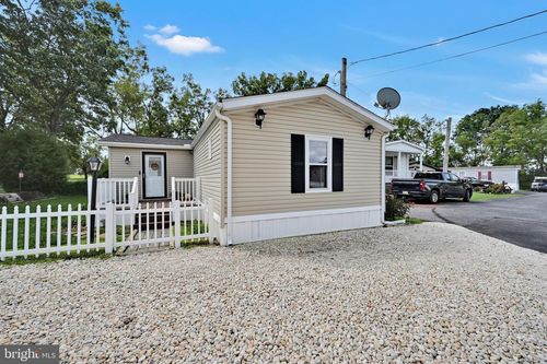330 Don Dr, NEW HOLLAND, PA, 17557-9418 | Card Image