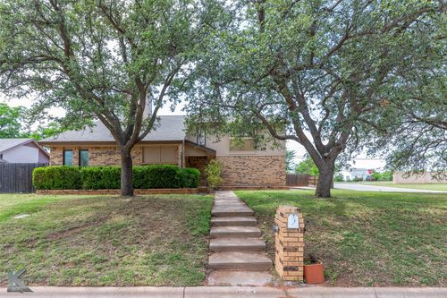 2 Olympic Cir, Abilene, TX, 79606-5029 | Card Image