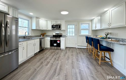 61 Terrace Ave, Niantic, CT, 06357-3014 | Card Image