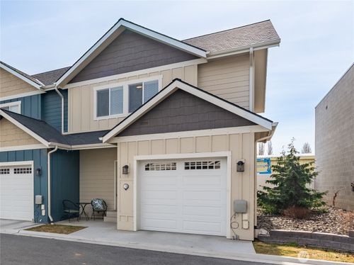 b201-301 River Park Ave, Wenatchee, WA, 98801-1996 | Card Image