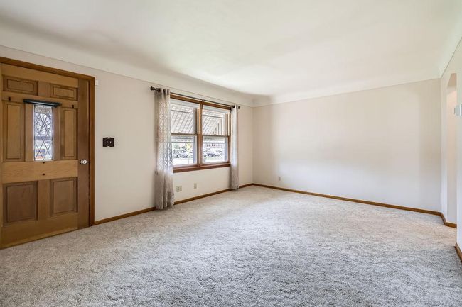2454 Long Lake Road - MLS Sized - 007 - 06 Living Room.jpg | Image 7
