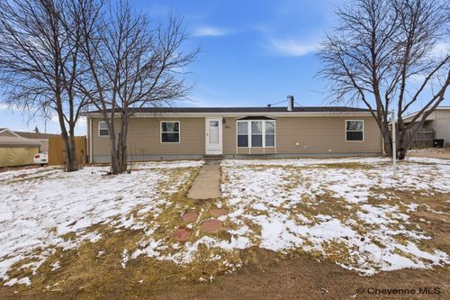 621 Sunridge Dr, Cheyenne, WY, 82007 | Card Image