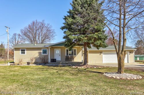 4480 Millington Rd, Millington, MI, 48746-9605 | Card Image