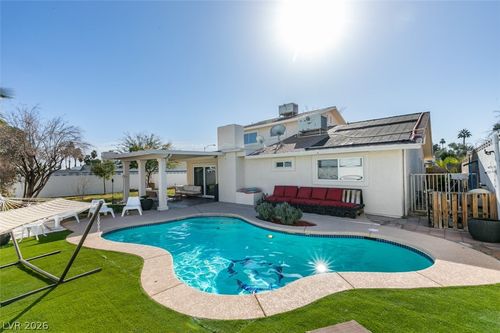 4444 El Como Way, Las Vegas, NV, 89121-6646 | Card Image