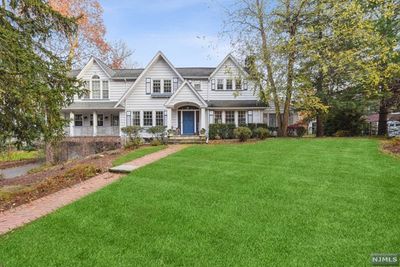 33 Upland Way, House other with 4 bedrooms, 3 bathrooms and null parking in Verona NJ | Image 2