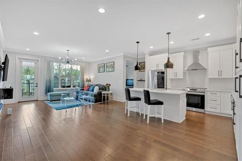 303-6890 Peachtree Dunwoody Rd, Sandy Springs, GA, 30328-1779 | Card Image