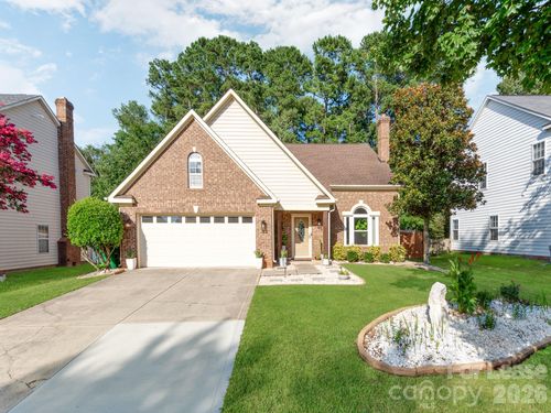 4617 Rock Stream Dr, Charlotte, NC, 28269-7150 | Card Image