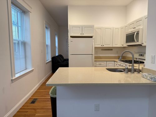 2-172 Auburn St, Cambridge, MA, 02139 | Card Image
