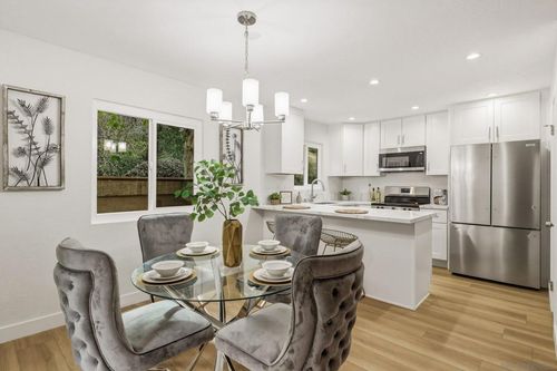 unit-e-11219 Avenida De Los Lobos, San Diego, CA, 92127-5881 | Card Image