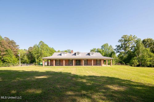 290 Abigail Ln, Bentonia, MS, 39040-7003 | Card Image