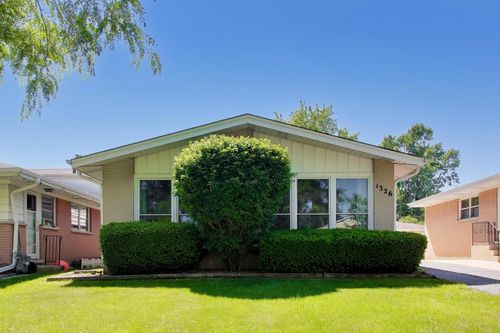 1326 S Dunton Ave, Arlington Heights, IL, 60005-3607 | Card Image