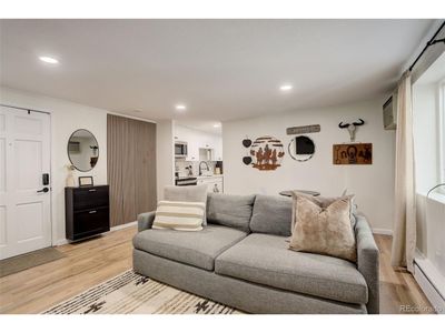 206 - 336 N Grant St, Home with 2 bedrooms, 1 bathrooms and null parking in Denver CO | Image 3