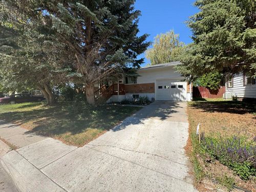 910 Westview Dr, Riverton, WY, 82501-2647 | Card Image