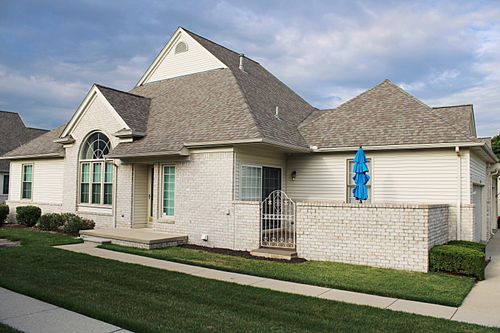 13324 Wyndemere Cir, Sterling Heights, MI, 48313-2623 | Card Image