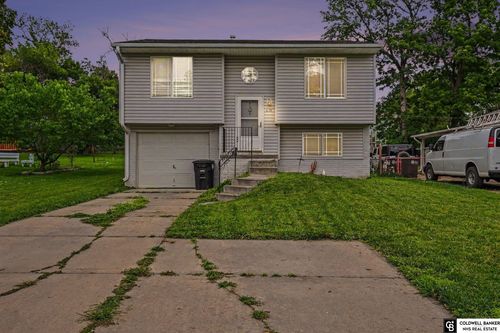 5817 S 51 Street, Omaha, NE, 68117 | Card Image