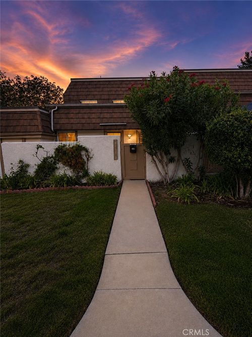 3-10151 Larwin, Chatsworth, CA, 91311 | Card Image