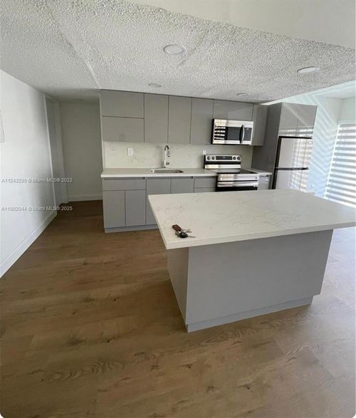 apt-216b-9331 Sw 4th St, Miami, FL, 33174-2247 | Card Image