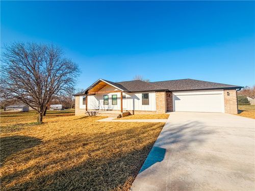216 Casey Ln, Berryville, AR, 72616-7904 | Card Image