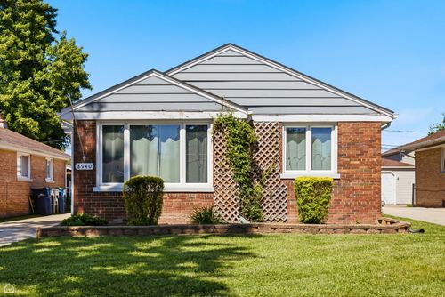 8940 S Utica Ave, Evergreen Park, IL, 60805-1231 | Card Image