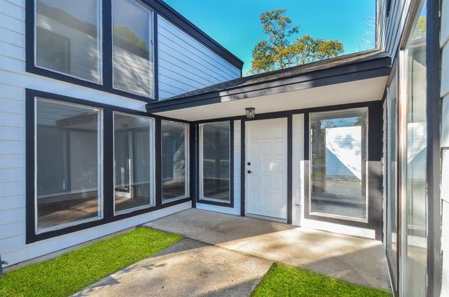 48 Artesia, Home with 3 bedrooms, 2 bathrooms and null parking in Conroe TX | Image 4