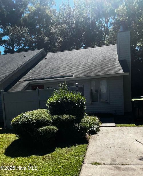 7 Mulberry Ln, New Bern, NC, 28562-8975 | Card Image