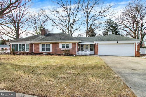 2217 Eastern Boulevard, York, PA, 17402 | Card Image