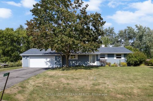 1245 Fairway Dr, Manotick, ON, K4M1B3 | Card Image