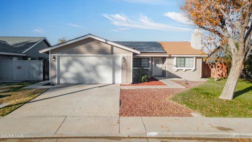 1027 Landsford St, Lancaster, CA, 93535-2779 | Card Image