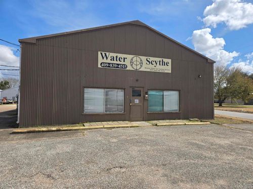 2945 S 4th St, Beaumont, TX, 77701-7917 | Card Image