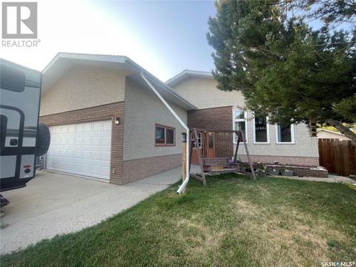 399 Parsons Ave, Maple Creek, SK, S0N1N0 | Card Image