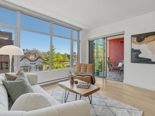 403-71 E Pender St, Vancouver, BC, V6A1S9 | Card Image